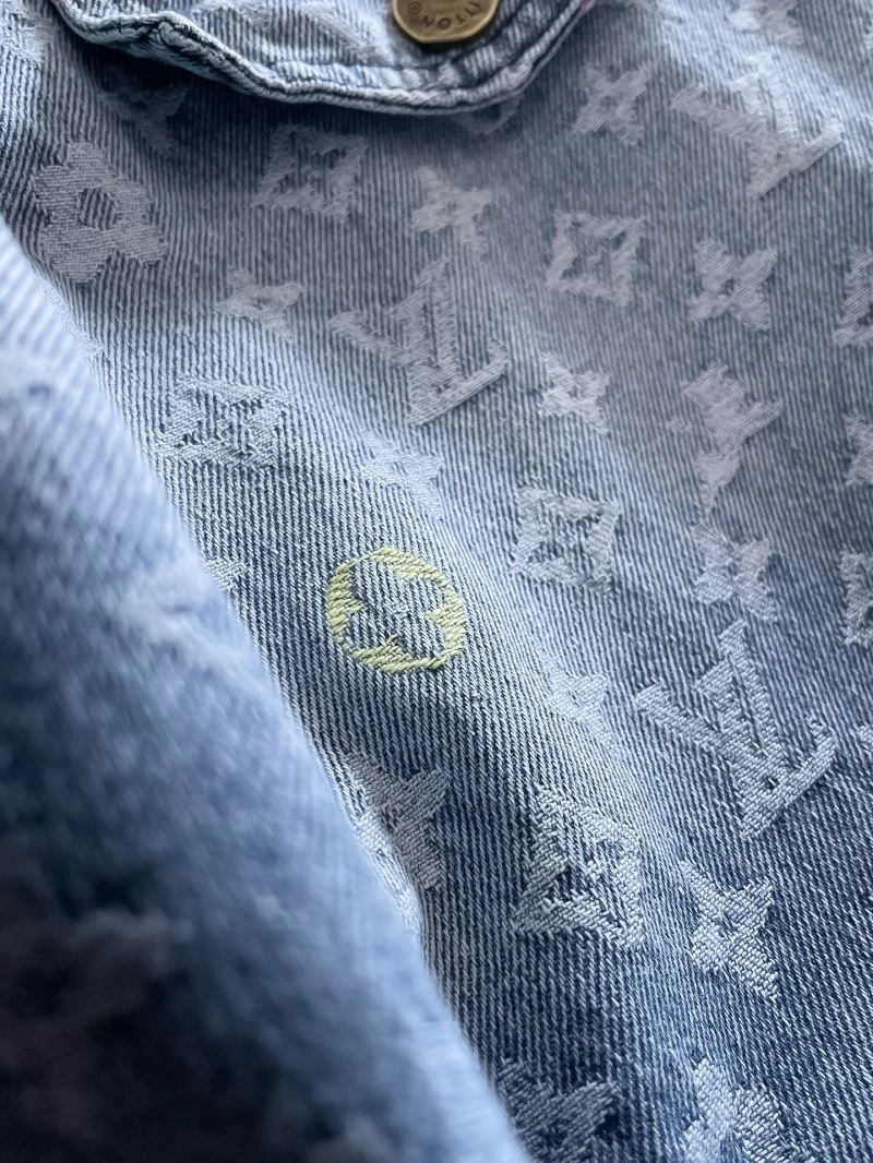 Timeless Louis Vuitton Outwear 137660