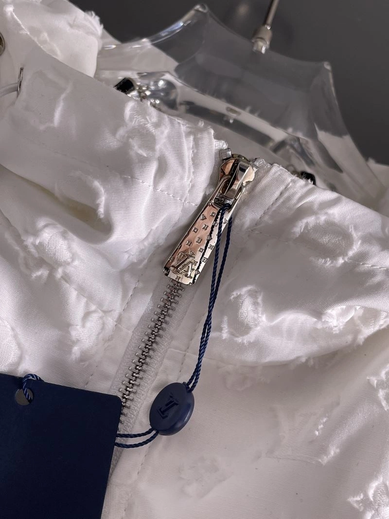 Fashionable Louis Vuitton Outwear 137655