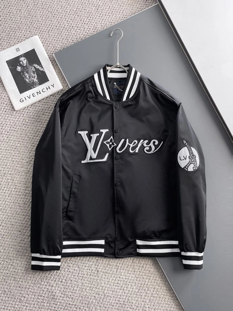 Effortless Louis Vuitton Outwear 137654