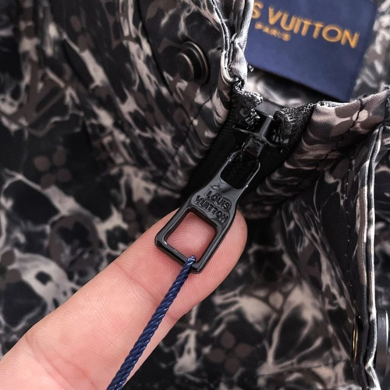 Neat Louis Vuitton Outwear 137659