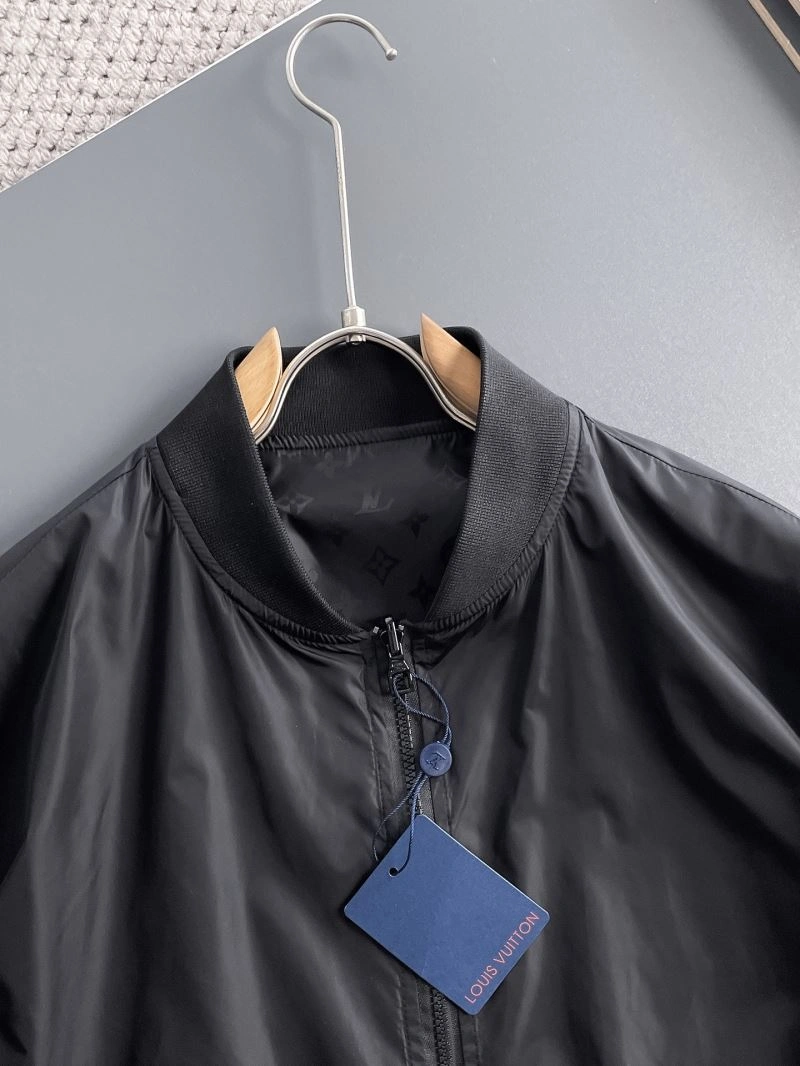 Louis Vuitton Outwear Lightweight 137652