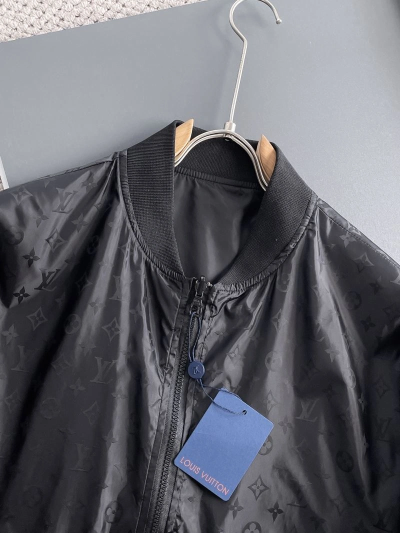 Louis Vuitton Outwear Lightweight 137652