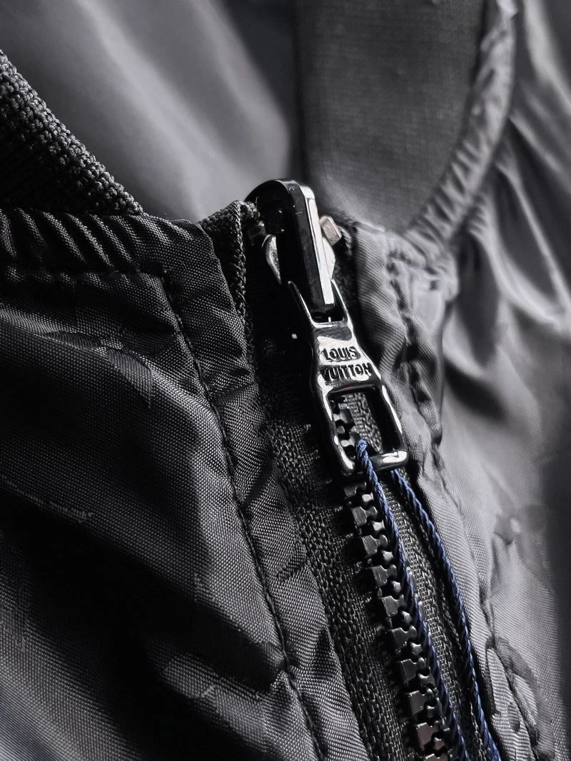 Louis Vuitton Outwear Lightweight 137652