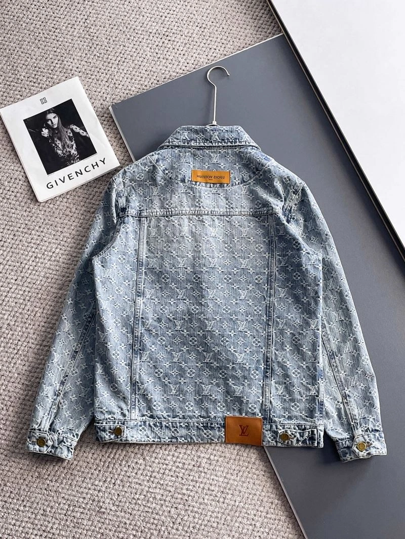 Classic Louis Vuitton Outwear 137647