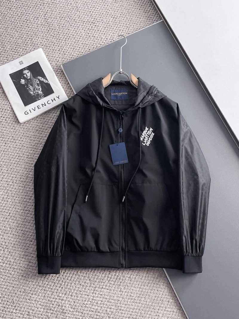 Cozy Louis Vuitton Outwear 137648