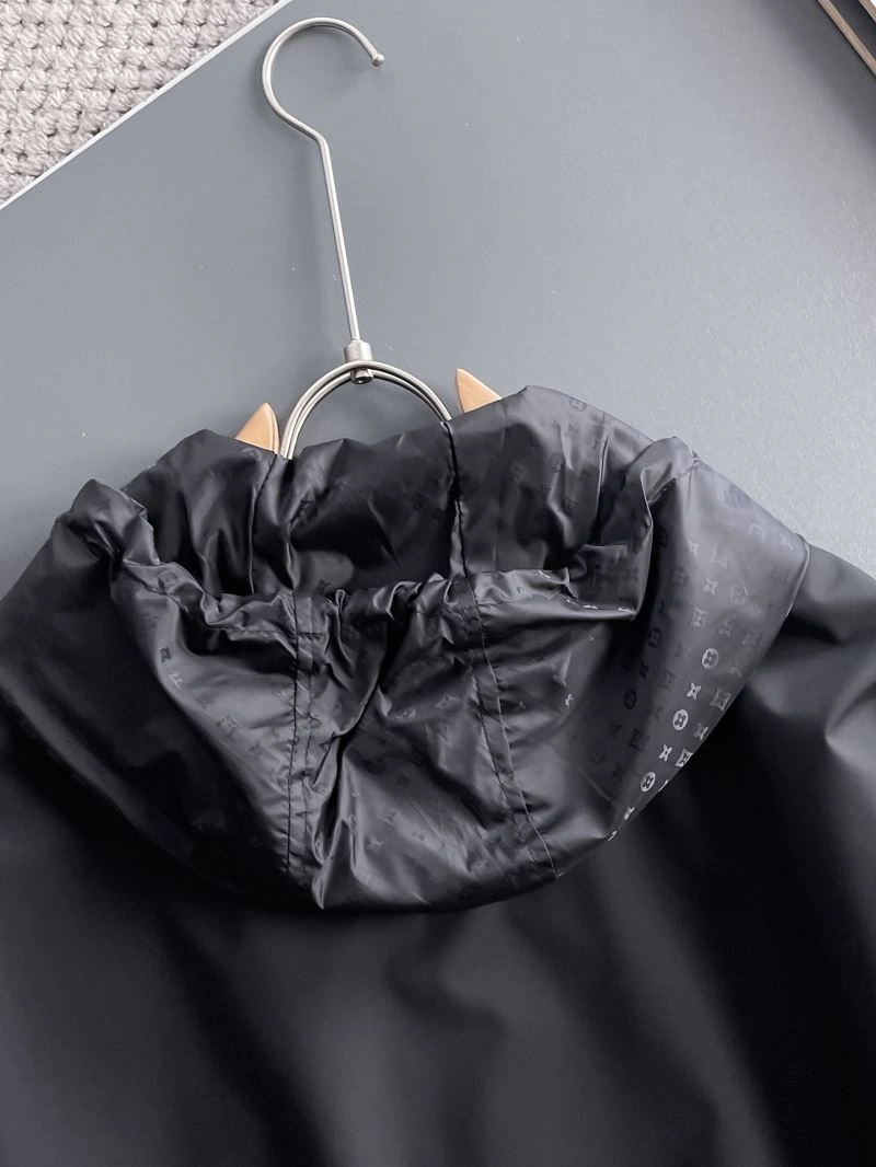 Cozy Louis Vuitton Outwear 137648