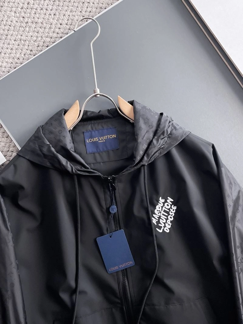 Cozy Louis Vuitton Outwear 137648