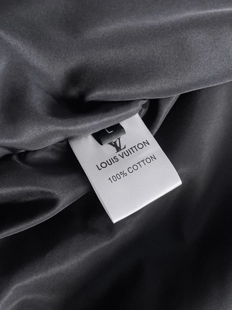Cozy Louis Vuitton Outwear 137648