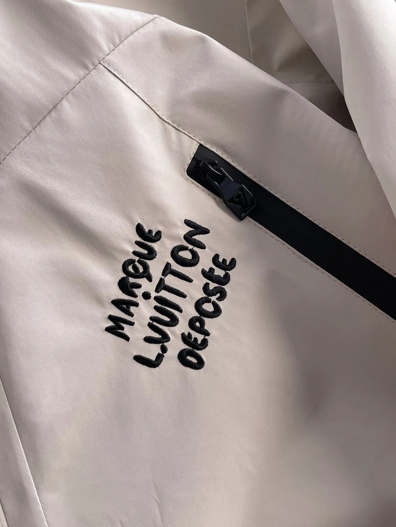 Louis Vuitton Outwear TimelessDesign 137646
