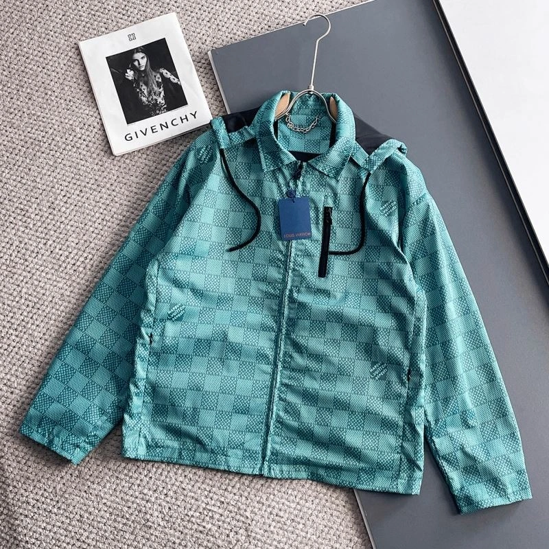 Stretchable Louis Vuitton Outwear 137644