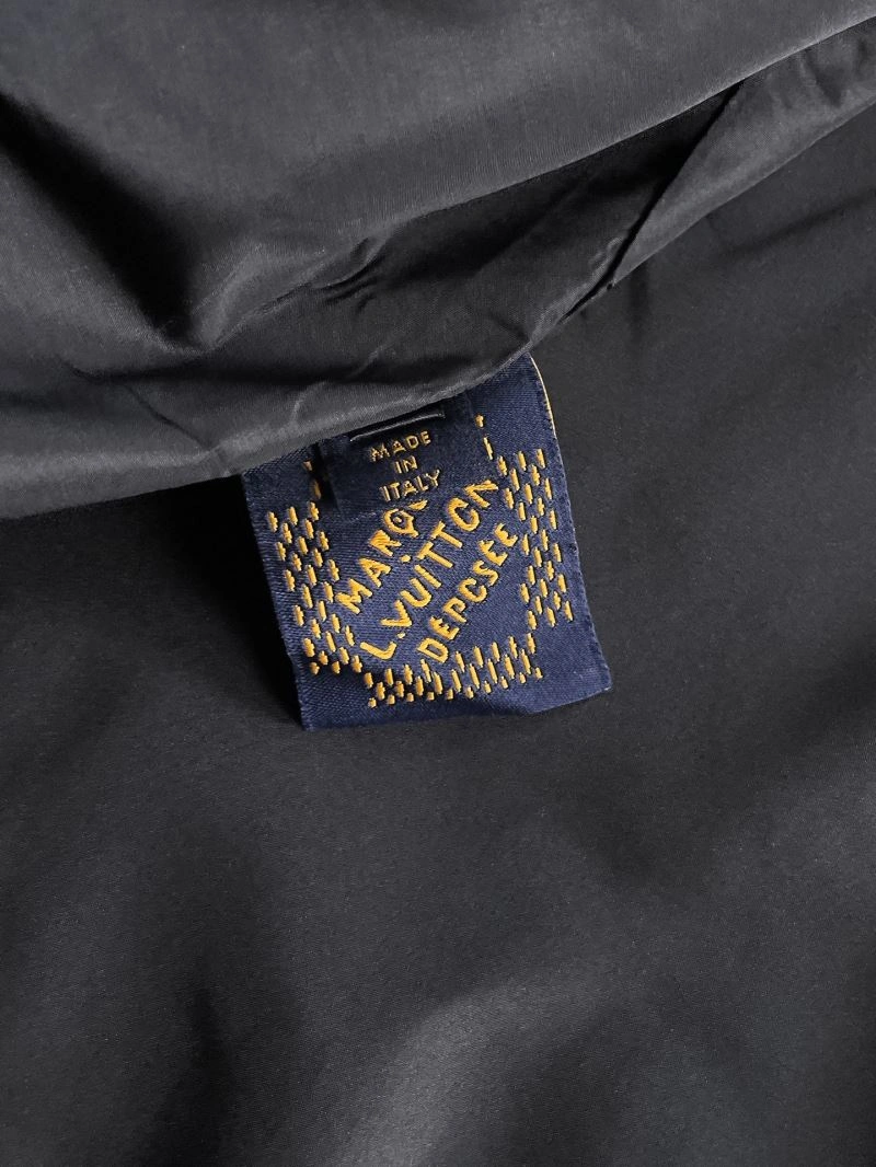 Seasonal Louis Vuitton Outwear 137645