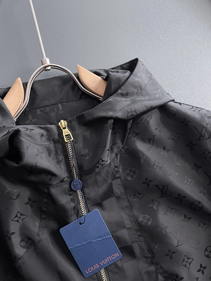 Seasonal Louis Vuitton Outwear 137645