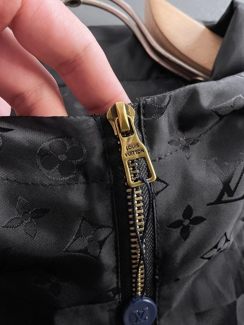 Seasonal Louis Vuitton Outwear 137645