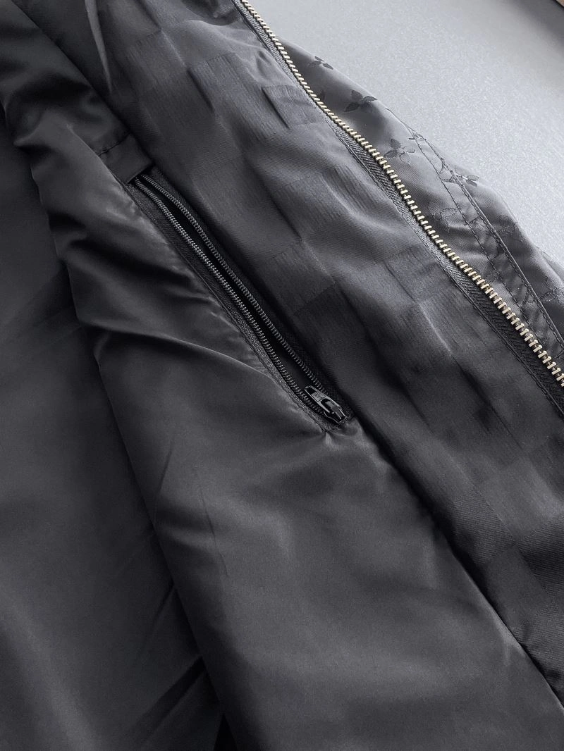 Seasonal Louis Vuitton Outwear 137645