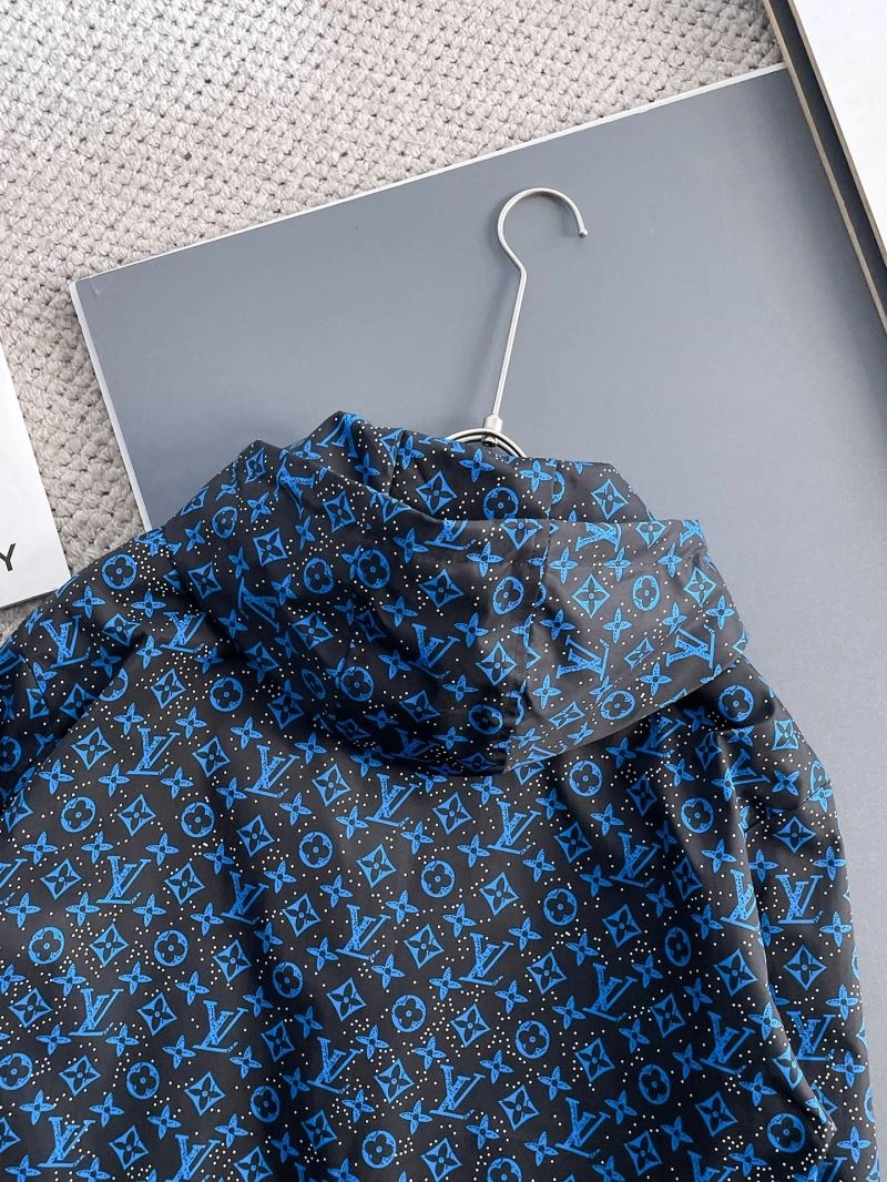 FlexibleFit Louis Vuitton Outwear 137626