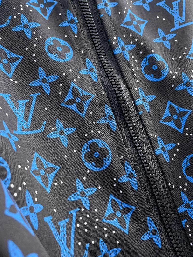 FlexibleFit Louis Vuitton Outwear 137626