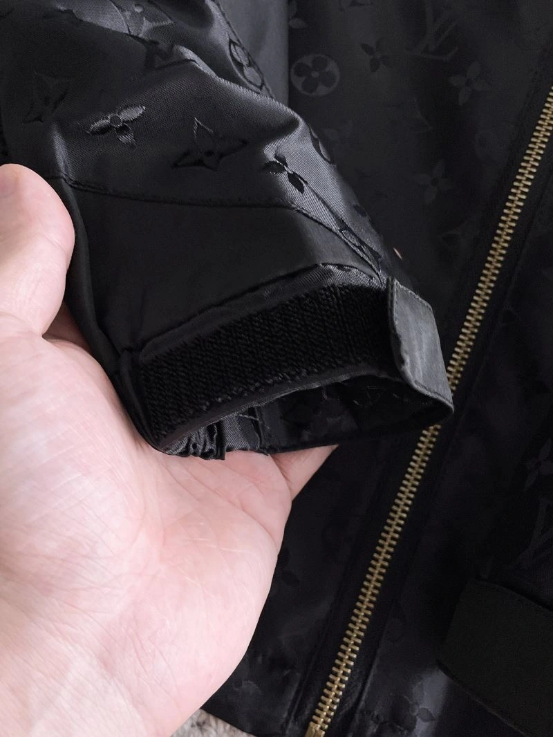 Resilient Louis Vuitton Outwear 137639