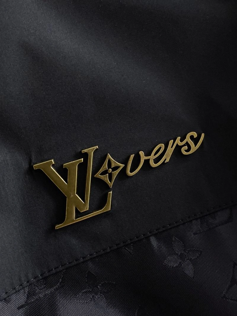 Resilient Louis Vuitton Outwear 137639