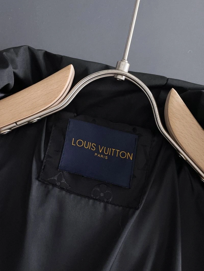 Resilient Louis Vuitton Outwear 137639