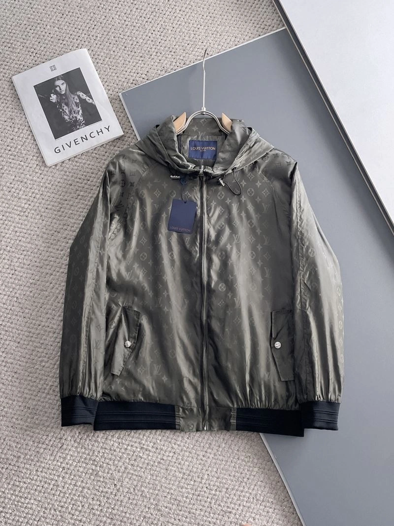 Bold Louis Vuitton Outwear 137635