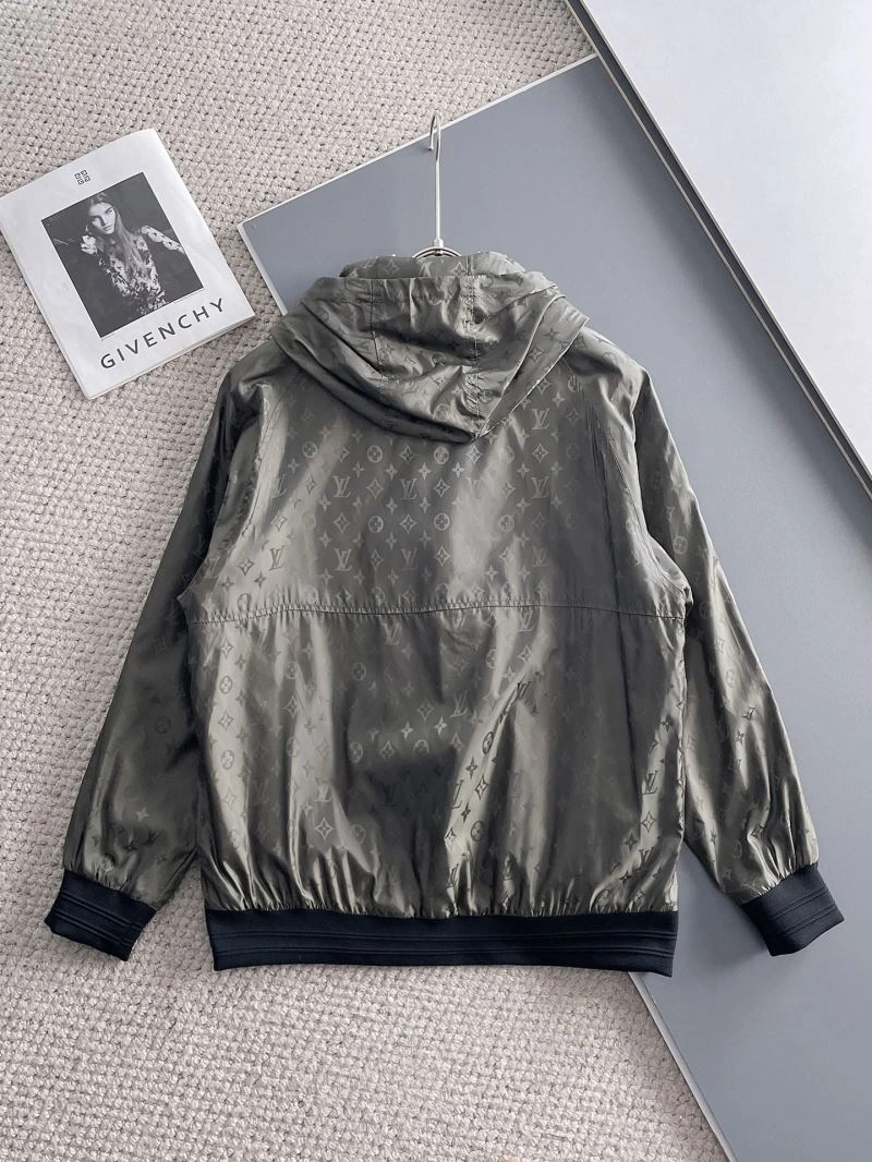 Bold Louis Vuitton Outwear 137635