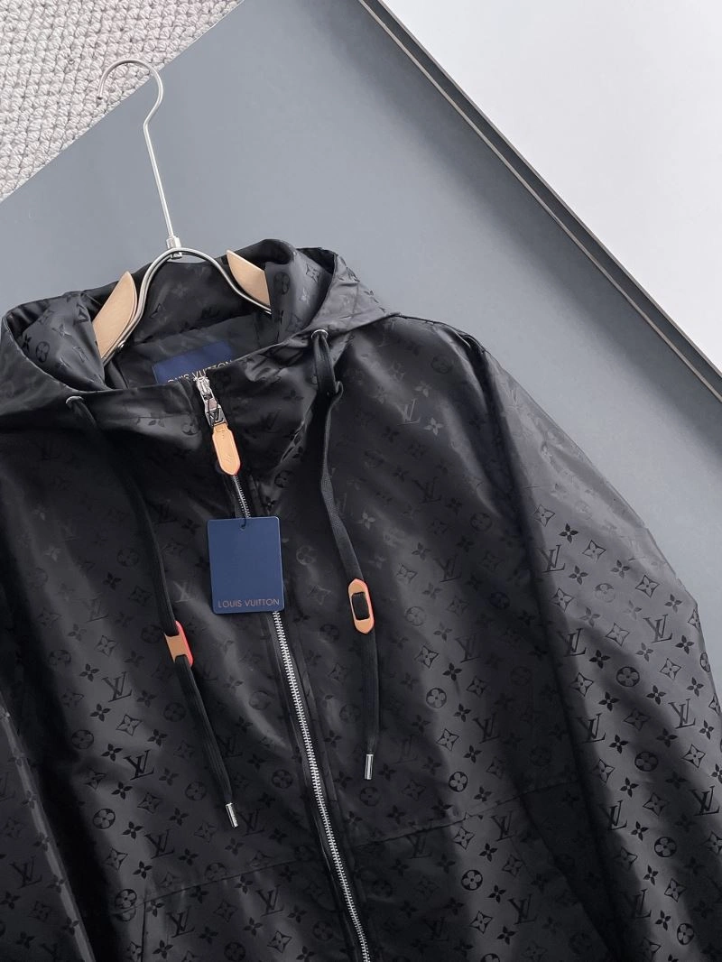 WrinkleFree Louis Vuitton Outwear 137630