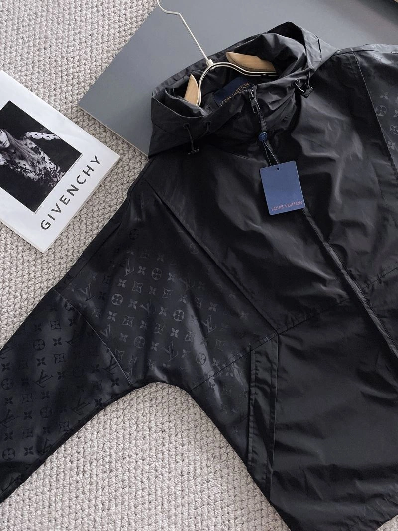 Louis Vuitton Outwear Lightweight 137622