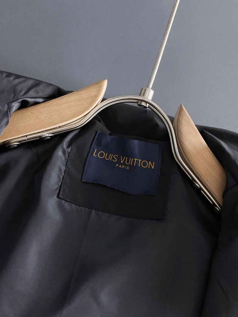 Louis Vuitton Outwear Lightweight 137622