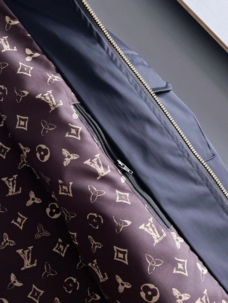 Lightweight Louis Vuitton Outwear 137629