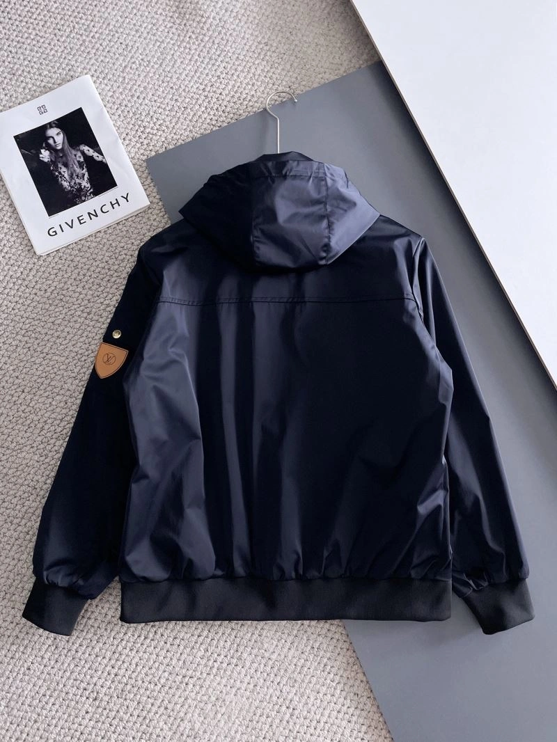 Lightweight Louis Vuitton Outwear 137629