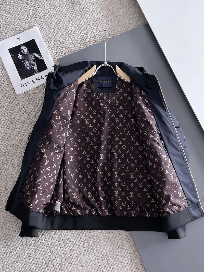 Lightweight Louis Vuitton Outwear 137629