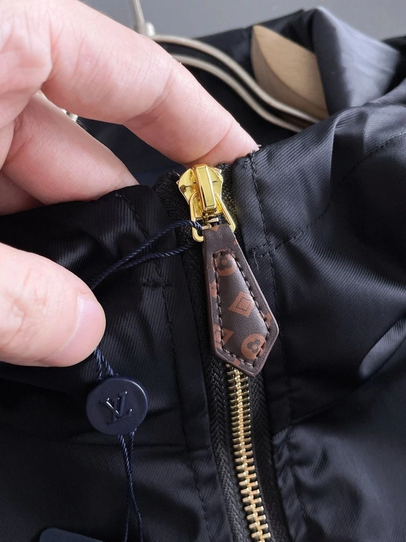 Lightweight Louis Vuitton Outwear 137629