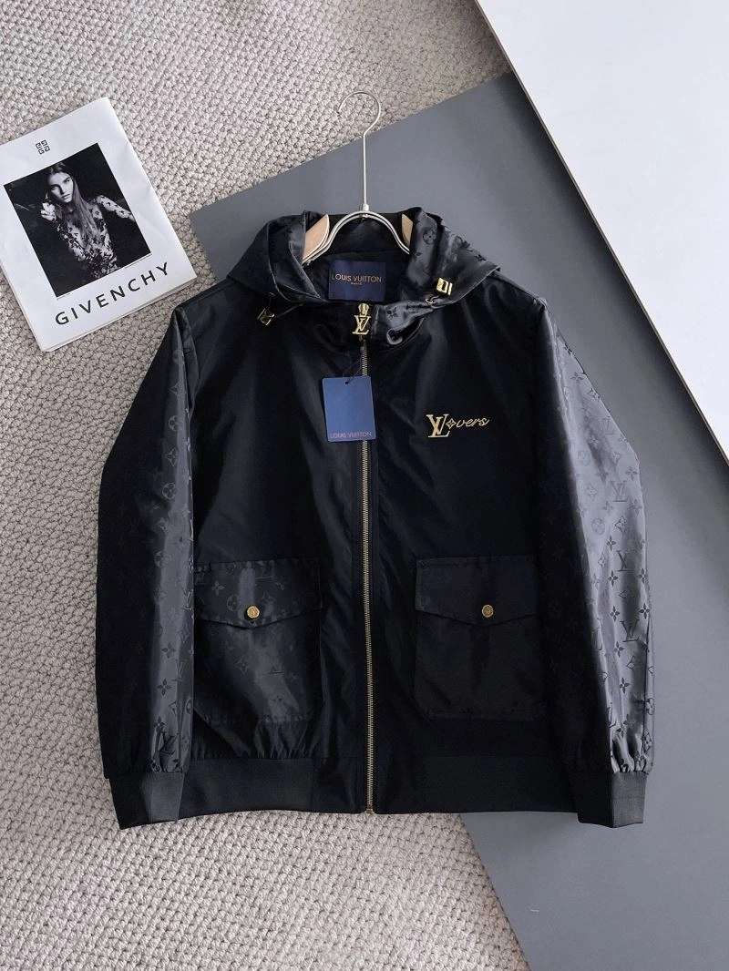 EyeCatching Louis Vuitton Outwear 137631