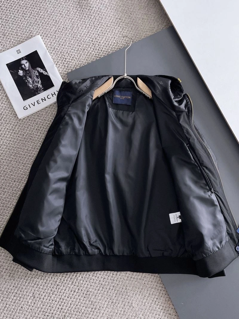 EyeCatching Louis Vuitton Outwear 137631