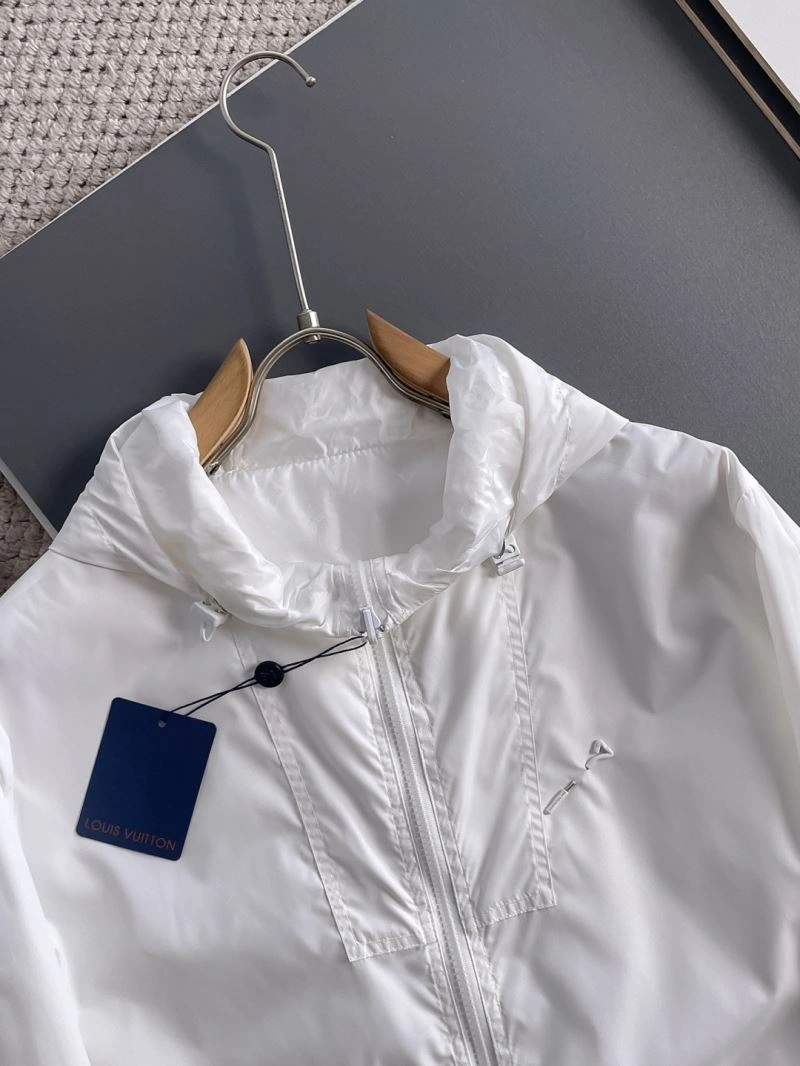 Louis Vuitton Outwear Youthful 137640