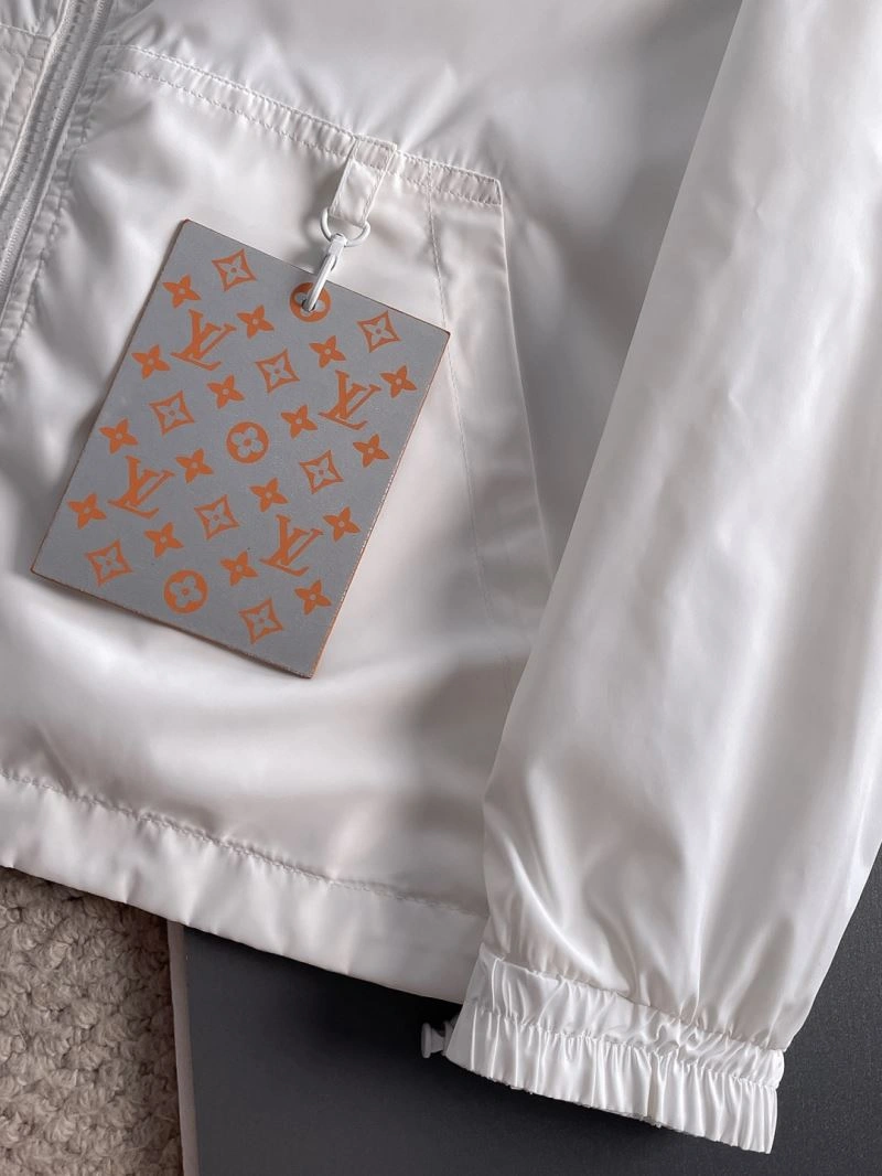 Louis Vuitton Outwear Youthful 137640