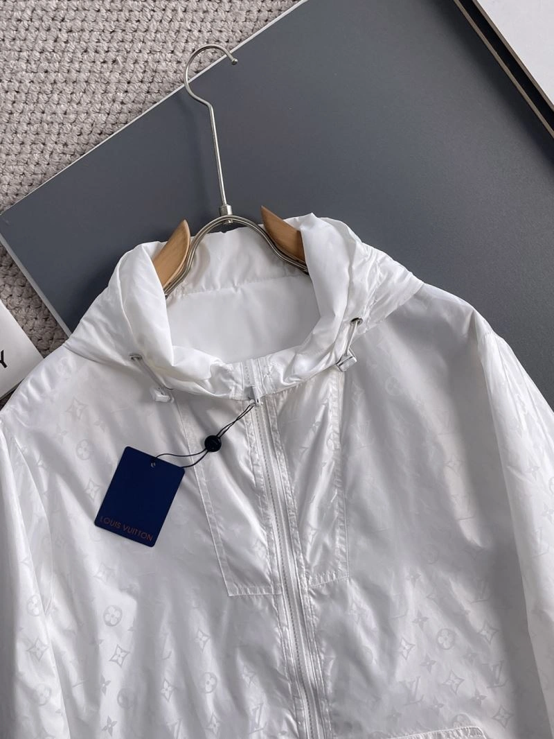 Louis Vuitton Outwear Youthful 137640
