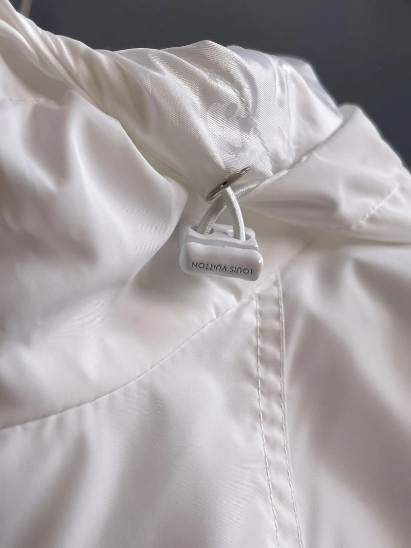 Louis Vuitton Outwear Youthful 137640