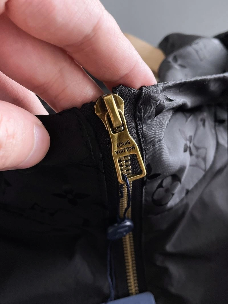 Versatile Louis Vuitton Outwear 137623