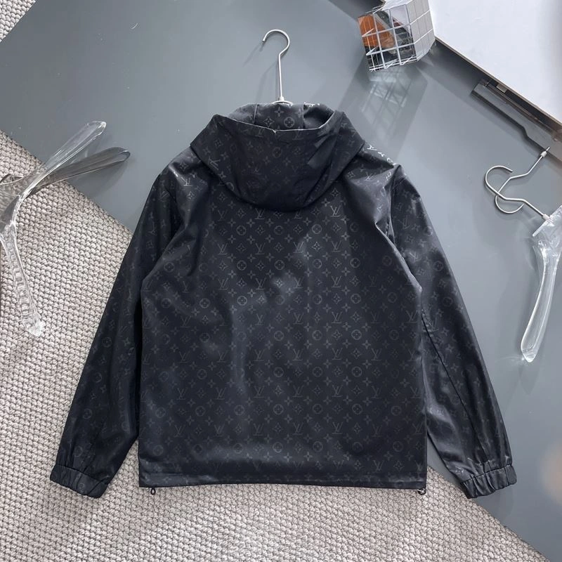 Elegant Louis Vuitton Outwear 137624