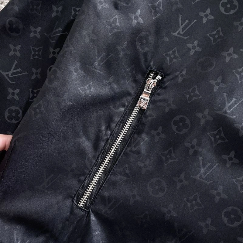 Elegant Louis Vuitton Outwear 137624