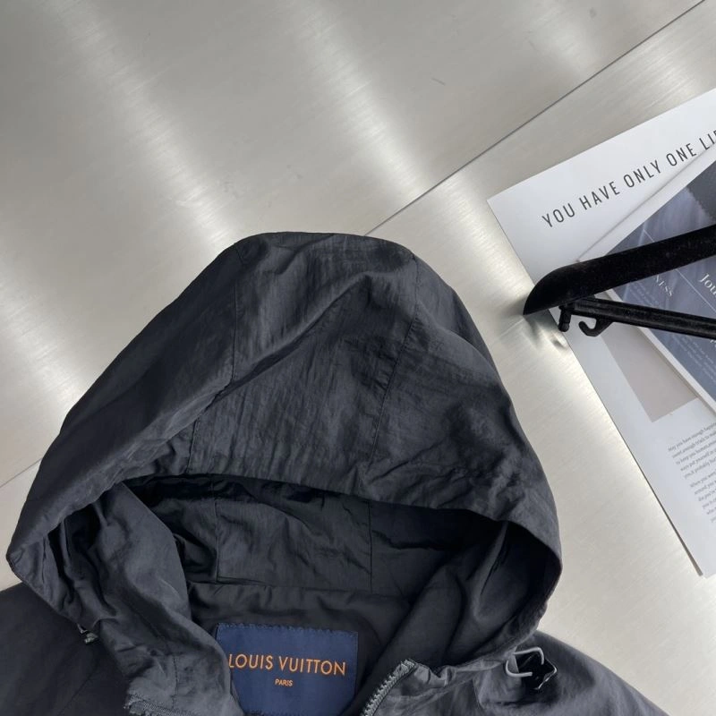 Louis Vuitton Outwear Youthful 137616