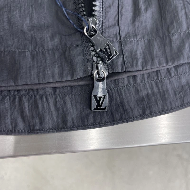 Louis Vuitton Outwear Youthful 137616