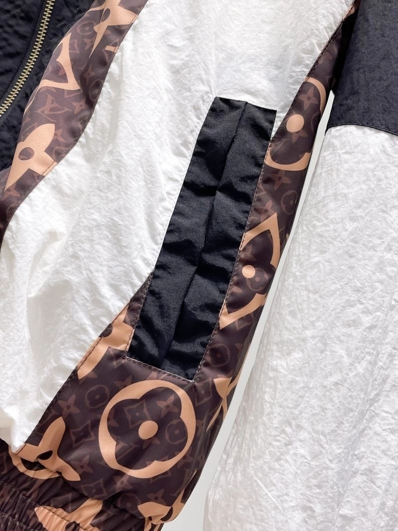 Louis Vuitton Outwear Classic 137614