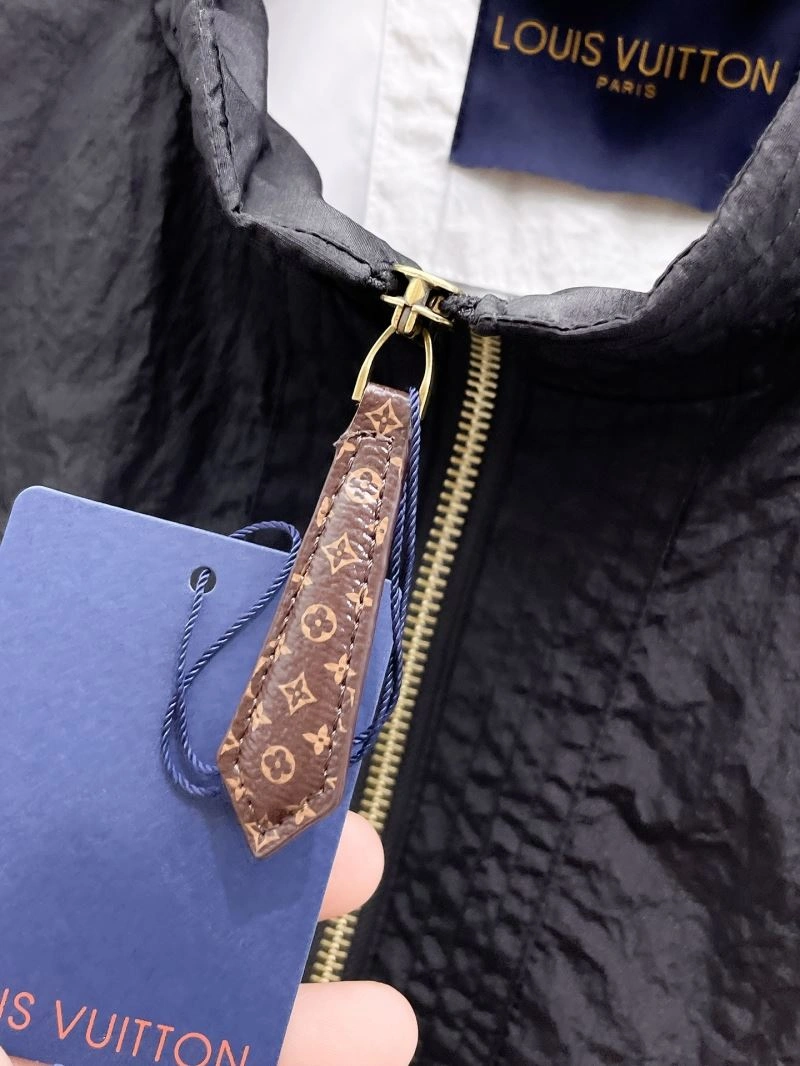 Louis Vuitton Outwear Classic 137614