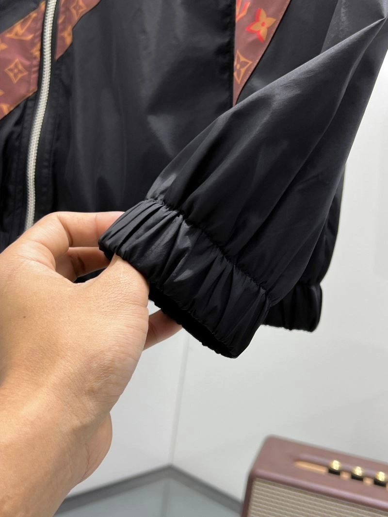 Louis Vuitton Outwear TechFriendly 137611