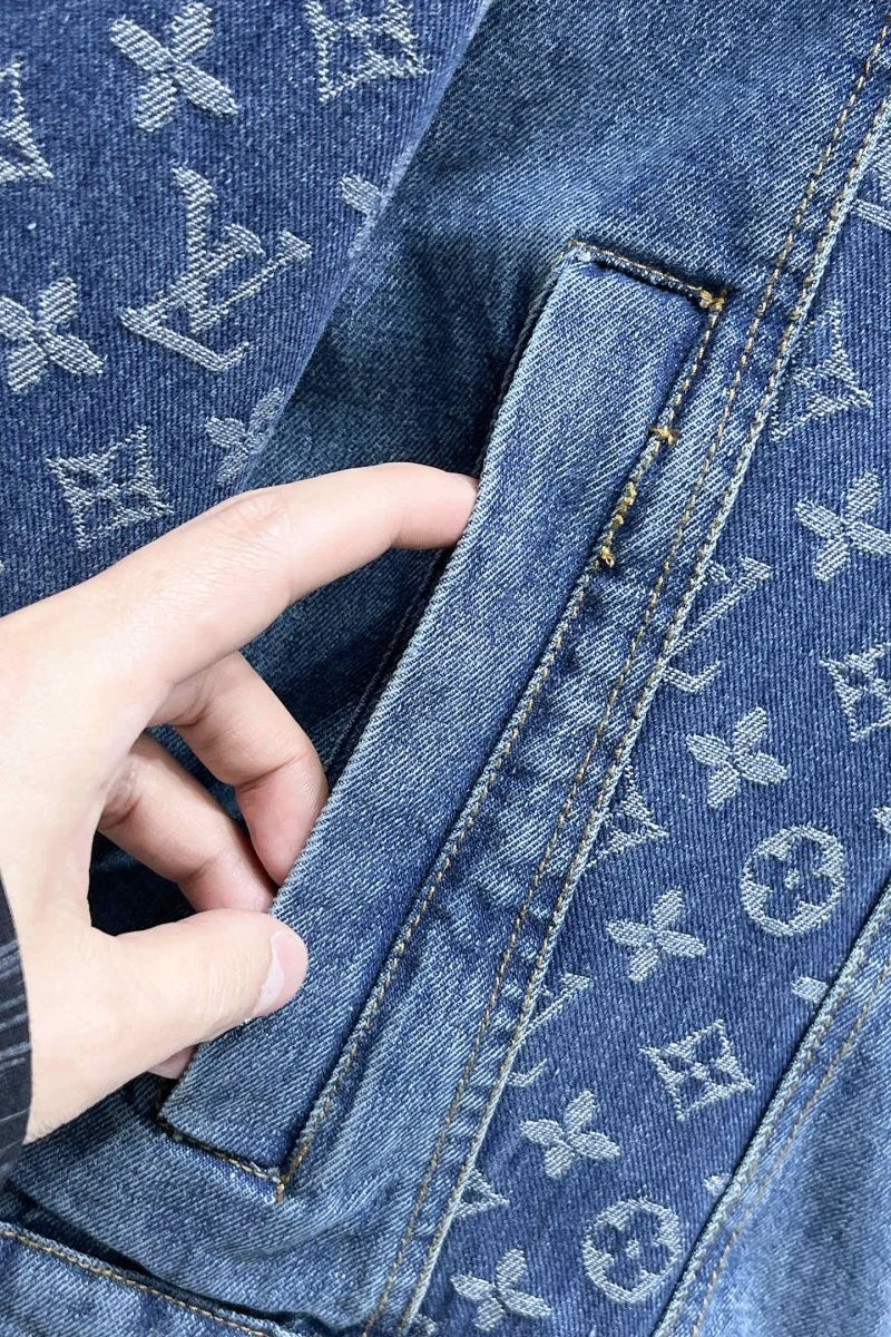 Louis Vuitton Outwear ZipUp 137607