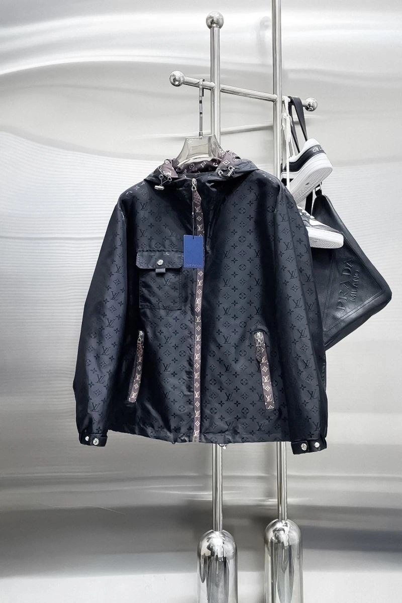 Louis Vuitton Outwear GoAnywhere 137606