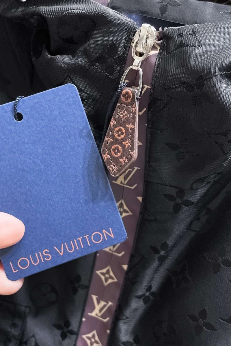 Louis Vuitton Outwear GoAnywhere 137606