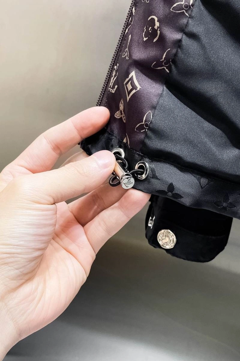 Louis Vuitton Outwear GoAnywhere 137606